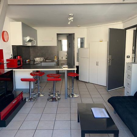 Appartement T3 tout confort en duplex à 15mn à pied du centre-ville La Rochelle  Extérieur photo
